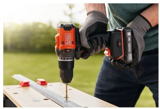 Black & Decker Juodas & Decker BLD683XN-XJ drill 1800 RPM 1kg Juodas, Oranžinis