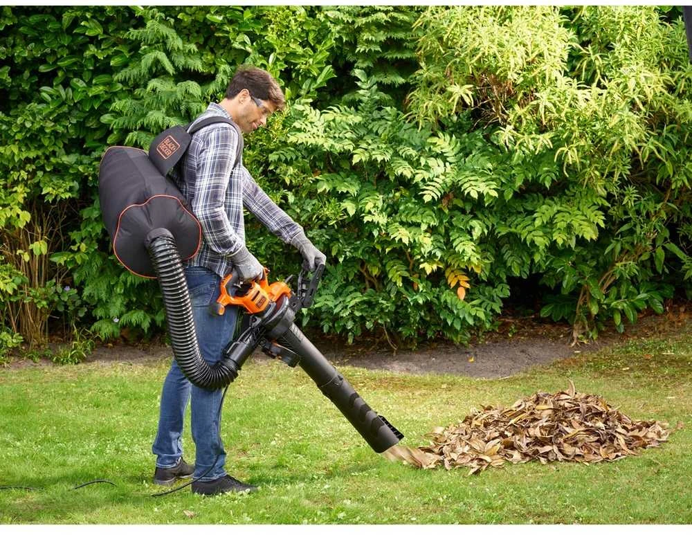 Lapų pūstuvas-siurblys Black & Decker BEBLV301-QS