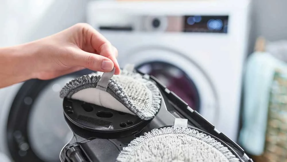 Įkraunamasis du viename dulkių siurblys Bosch Unlimited 7 ProHygienic Aqua, baltas