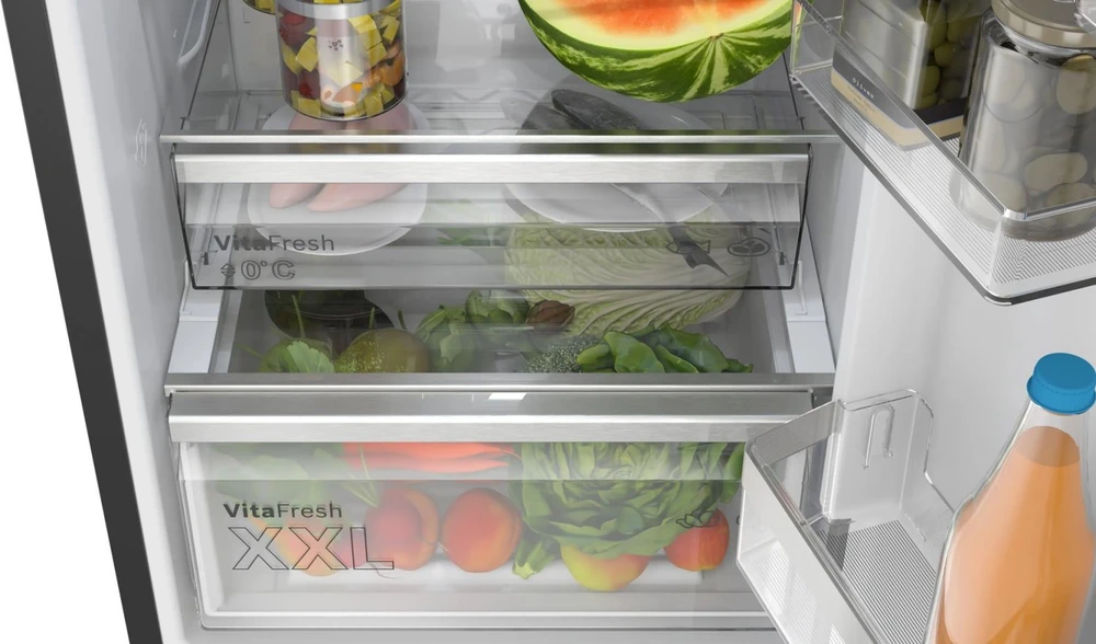 Bosch Serie 6 KGN39LBCF fridge-šaldiklis Freestanding 363 L C Juodas