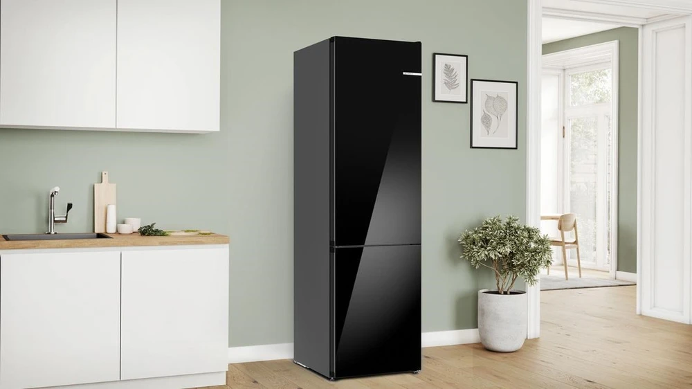 Bosch Serie 6 KGN39LBCF fridge-šaldiklis Freestanding 363 L C Juodas