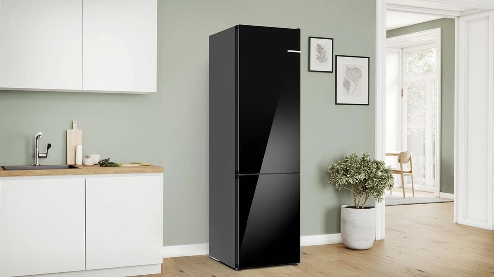 Bosch Serie 6 KGN49LBCF fridge-šaldiklis Freestanding 440 L C Juodas