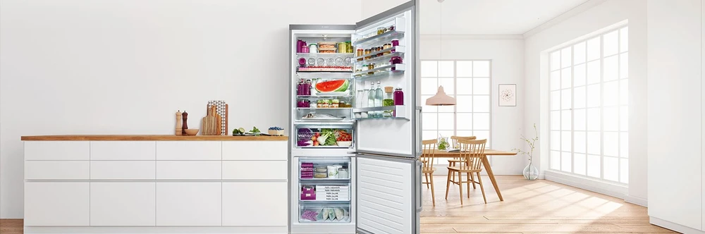 Bosch Serie 6 KGN49LBCF fridge-šaldiklis Freestanding 440 L C Juodas