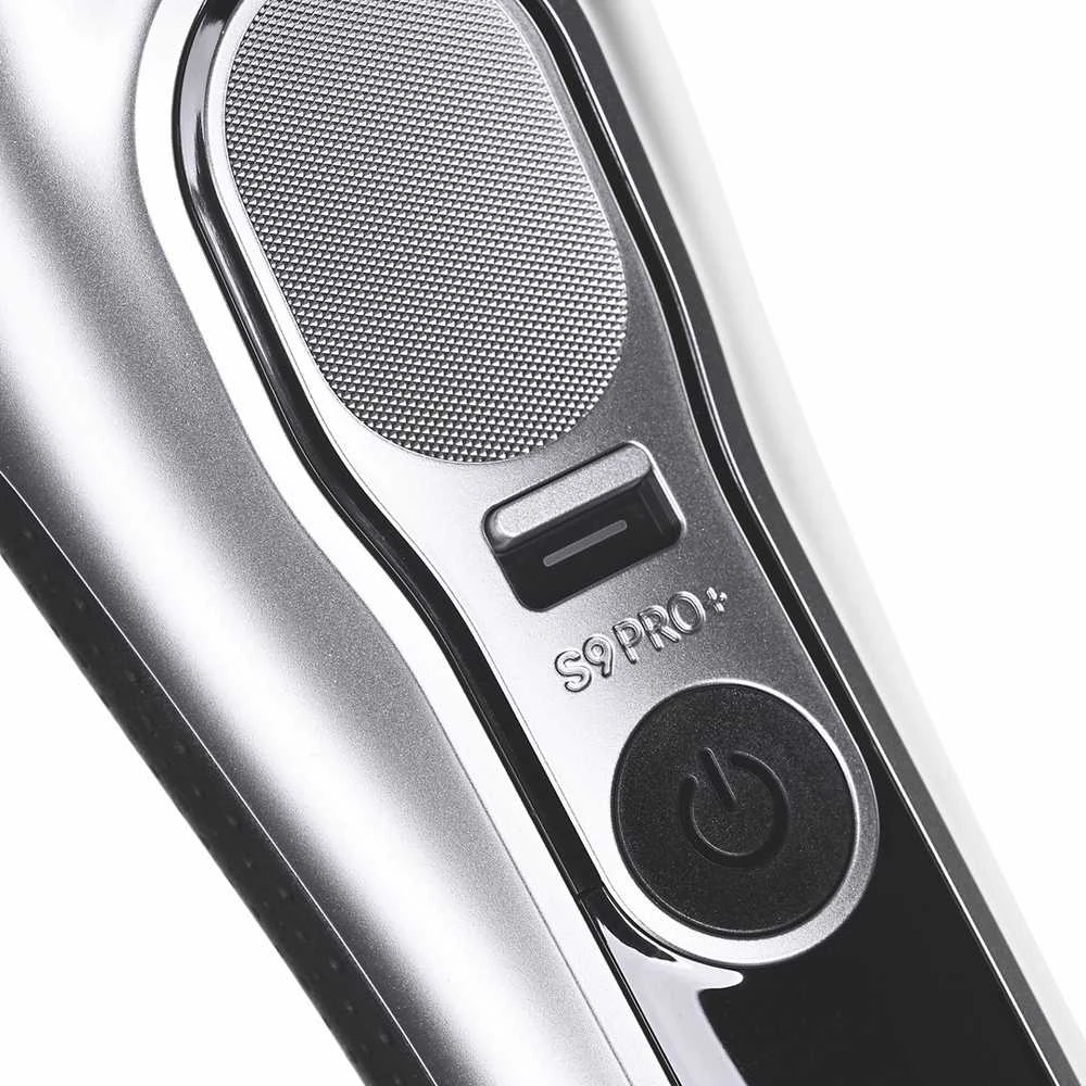 Braun 9667CC Barzdaskutė Series 9 PRO+ Clean&Charge / sidabrinis