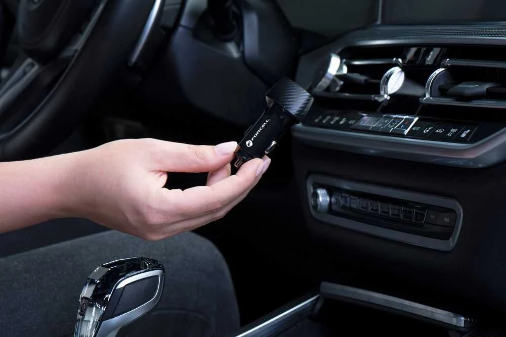 Automobilinis įkroviklis Forcell F-Energy Carbon USB A QC3.0 PD 3A 38W su laidu USB C CC50-1AC juodas