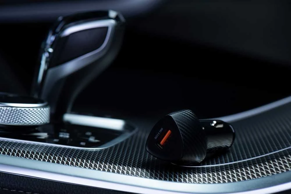 Automobilinis įkroviklis Forcell F-Energy Carbon USB A QC3.0 3A 18W CC50-1A juodas