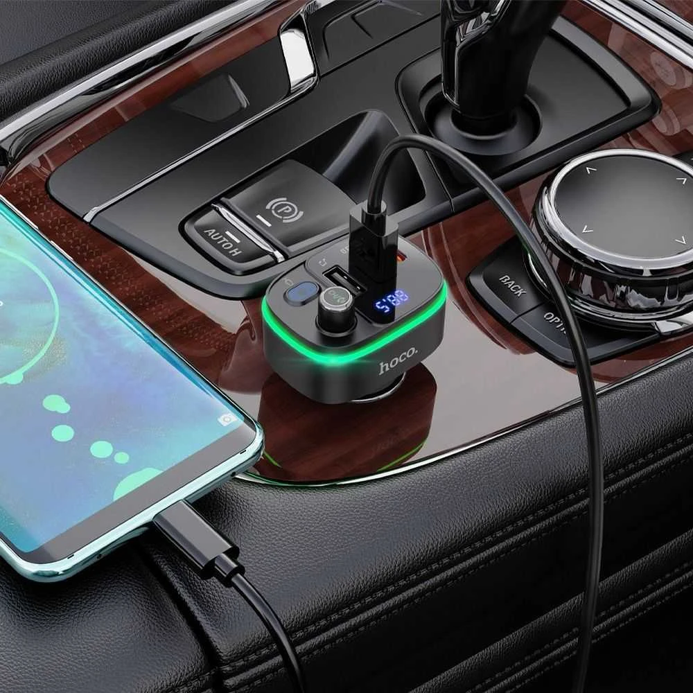 Automobilinis „Bluetooth“ siųstuvas Hoco 2 x USB A + USB C QC3.0 PD 20W E62 juodas