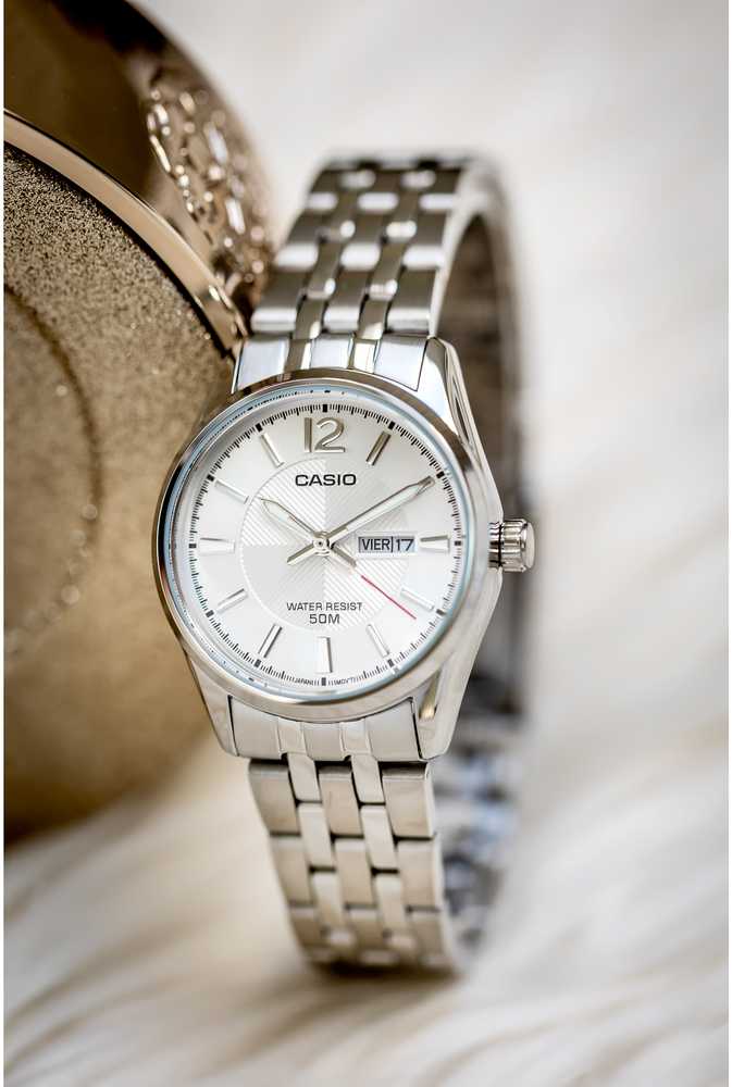 Casio LTP-1335D-7A moteriškas laikrodis (zd644e) + DĖŽUTĖ