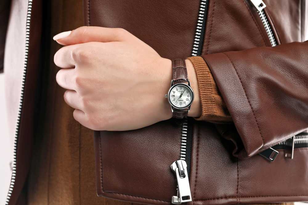 CASIO LTP-V002L-7B2UDF moteriškas laikrodis (zd584i) + dėžutė