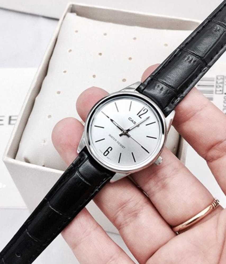 CASIO LTP-V005L 7BUDF moteriškas laikrodis (zd582c) + dėžutė