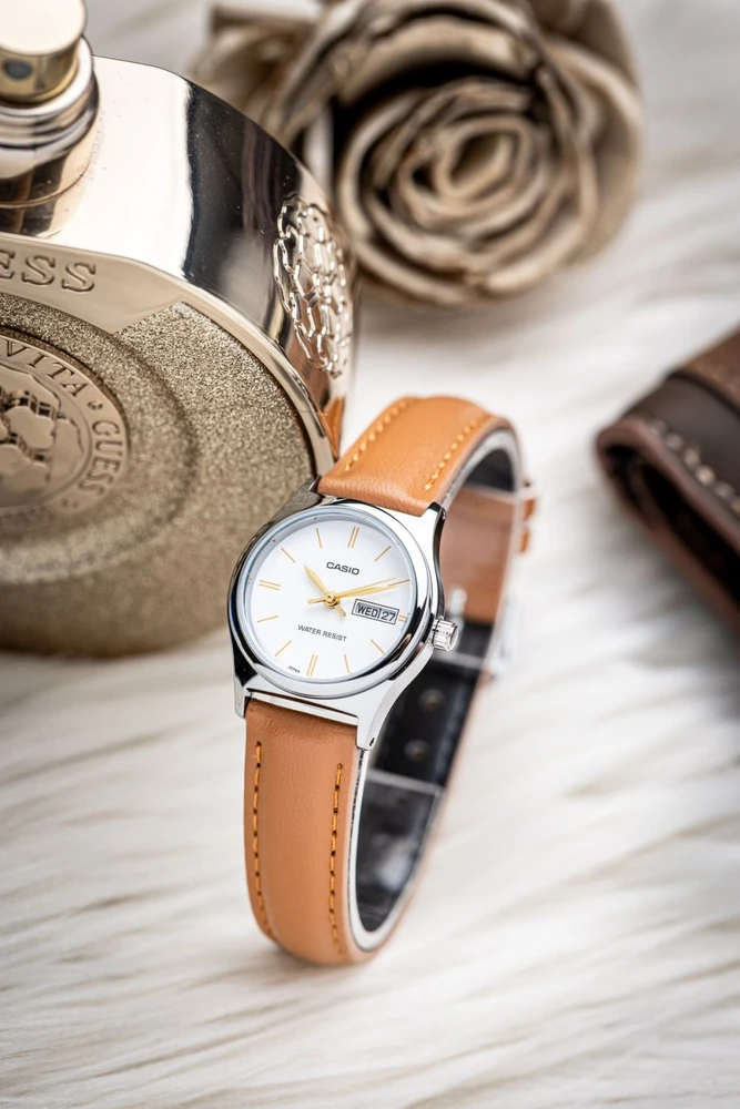 Laikrodis moterims CASIO LTP-V006L-4B (zd576c) + dėžutė