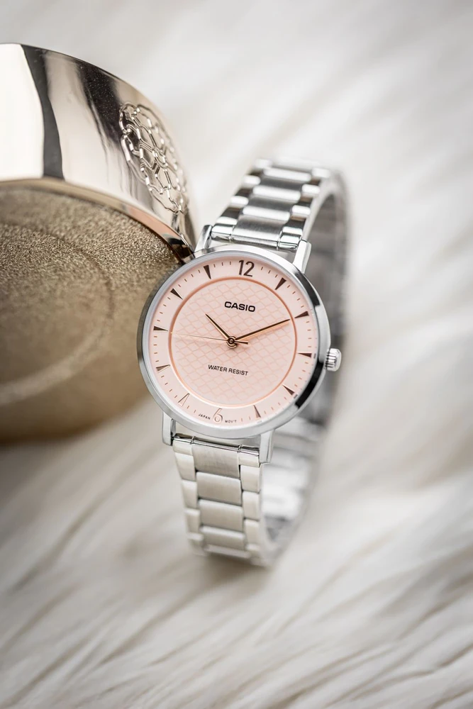 CASIO LTP-VT04D-4A moteriškas laikrodis (zd659c) + dėžutė