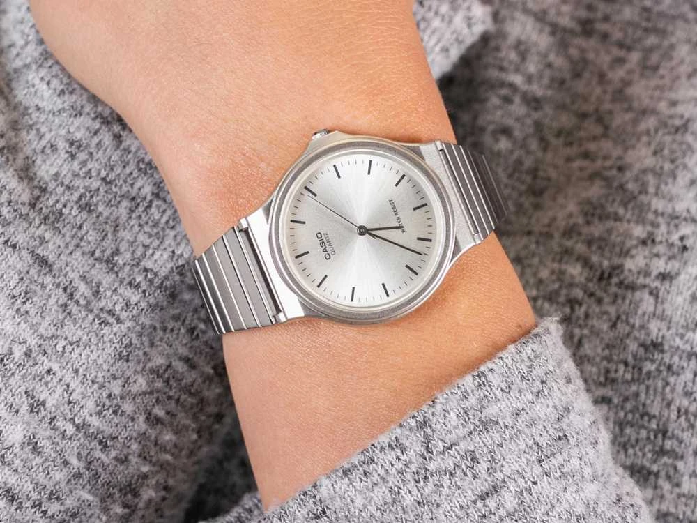Casio moteriškas laikrodis MQ-24D-7E + dėžutė (zd625b)