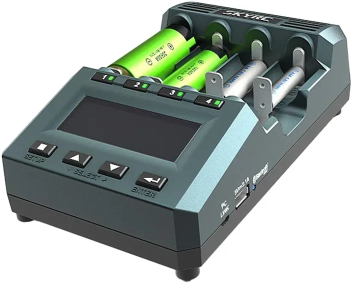 SkyRC MC3000 įkroviklis