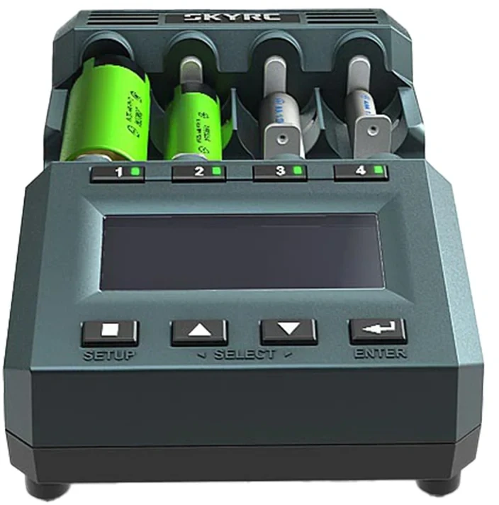SkyRC MC3000 įkroviklis