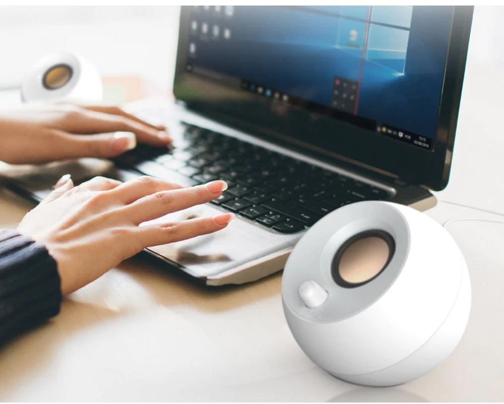 Kompiuterio kolonėlės Garsiakalbių rinkinys kompiuteris Creative Pebble 2.0 51MF1680AA001 (2.0, baltos spalvos)