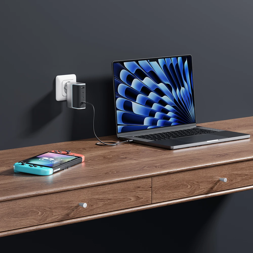 Cuktech AD1404UEU 140W GaN 3x USB-C + USB-A sieninis įkroviklis su USB-C laidu – pilkas