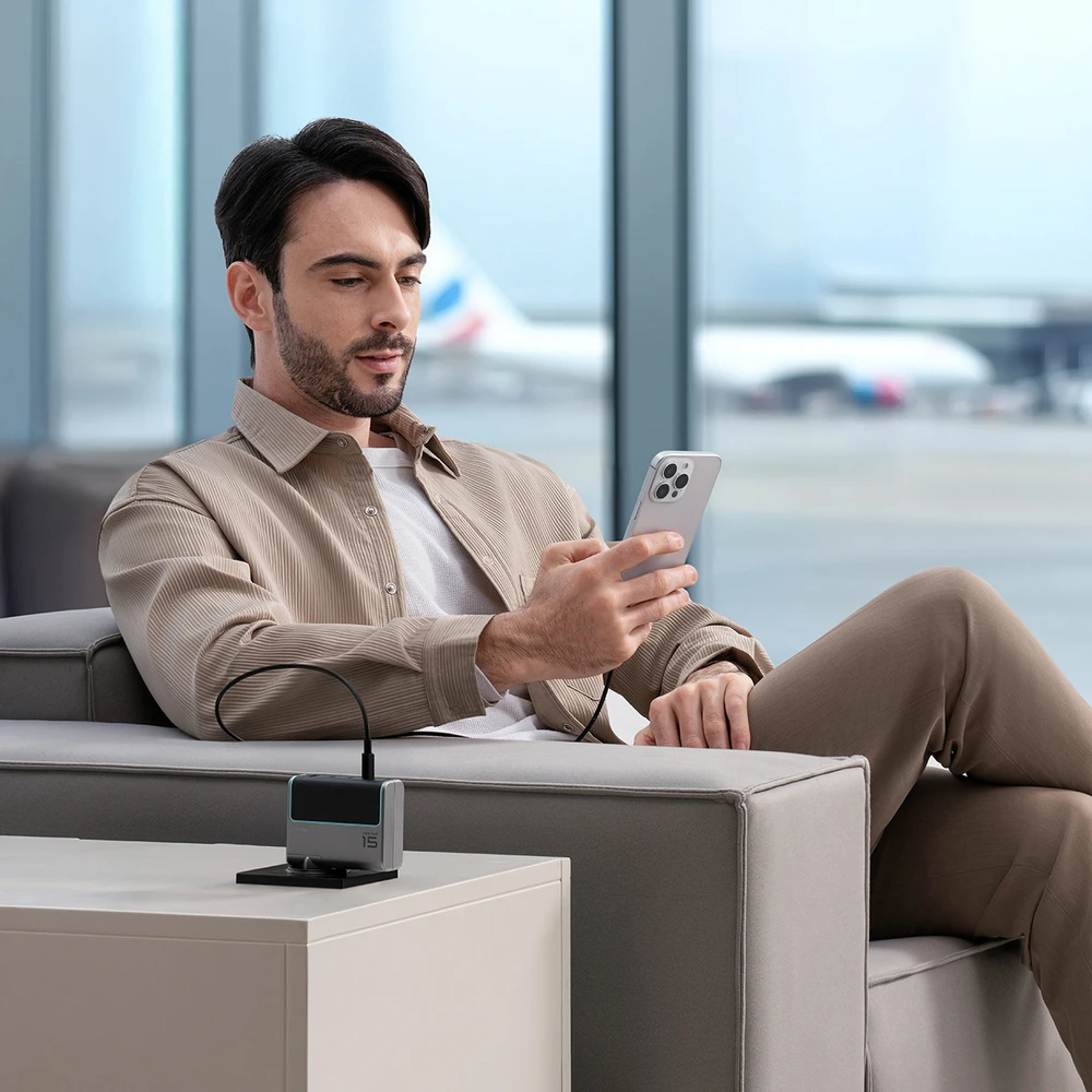 Cuktech AD1404UEU 140W GaN 3x USB-C + USB-A sieninis įkroviklis su USB-C laidu – pilkas