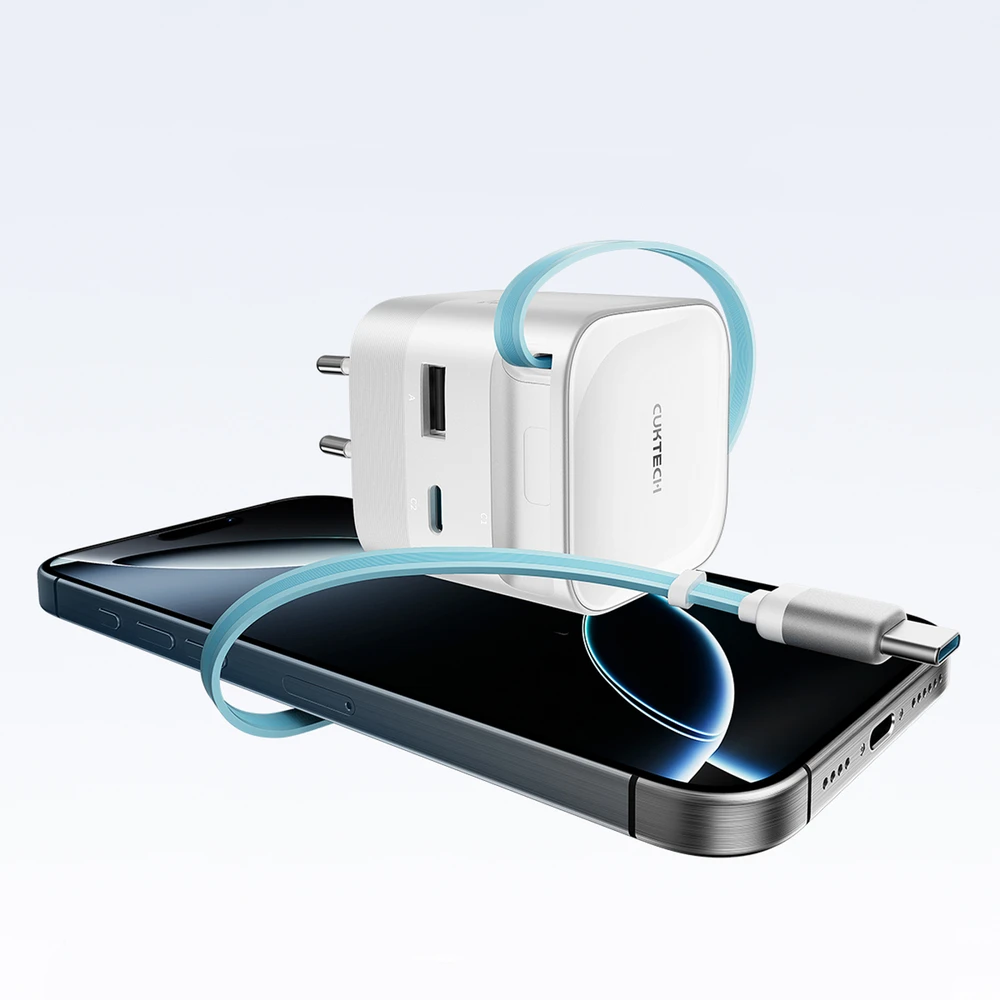 Cuktech AD653W 67W GaN 2x USB-C + USB-A sieninis įkroviklis su 70 cm ištraukiamu USB-C laidu – baltas
