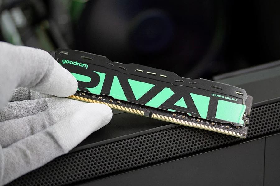 Goodram *DDR4 Rival Radiant 64GB (2*32)/3200 CL18 Žalias atminties modulis 2 x 32 GB 3200 MT/s 288 kontaktų DIMM