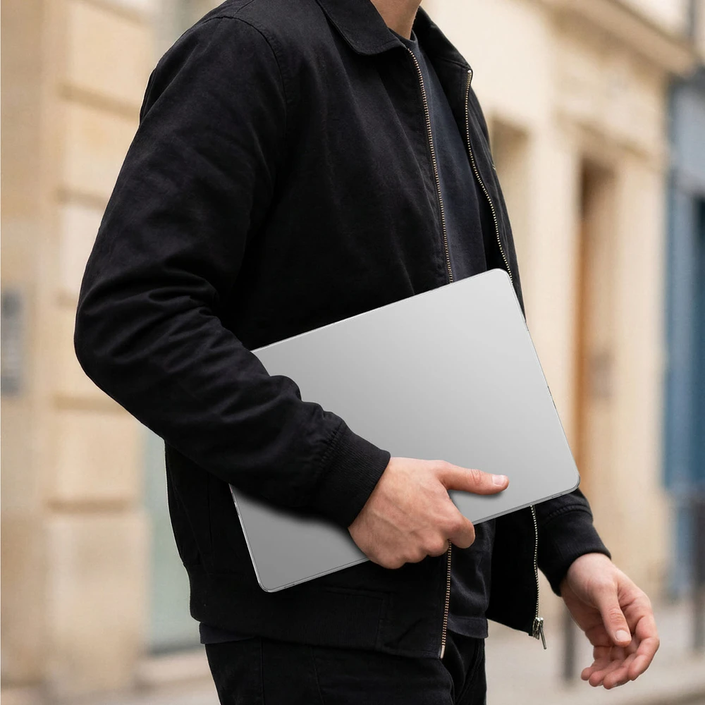 „AmazingThing“ titano spalvos kietas dėklas, skirtas „MacBook Air M5 16“ – permatomas