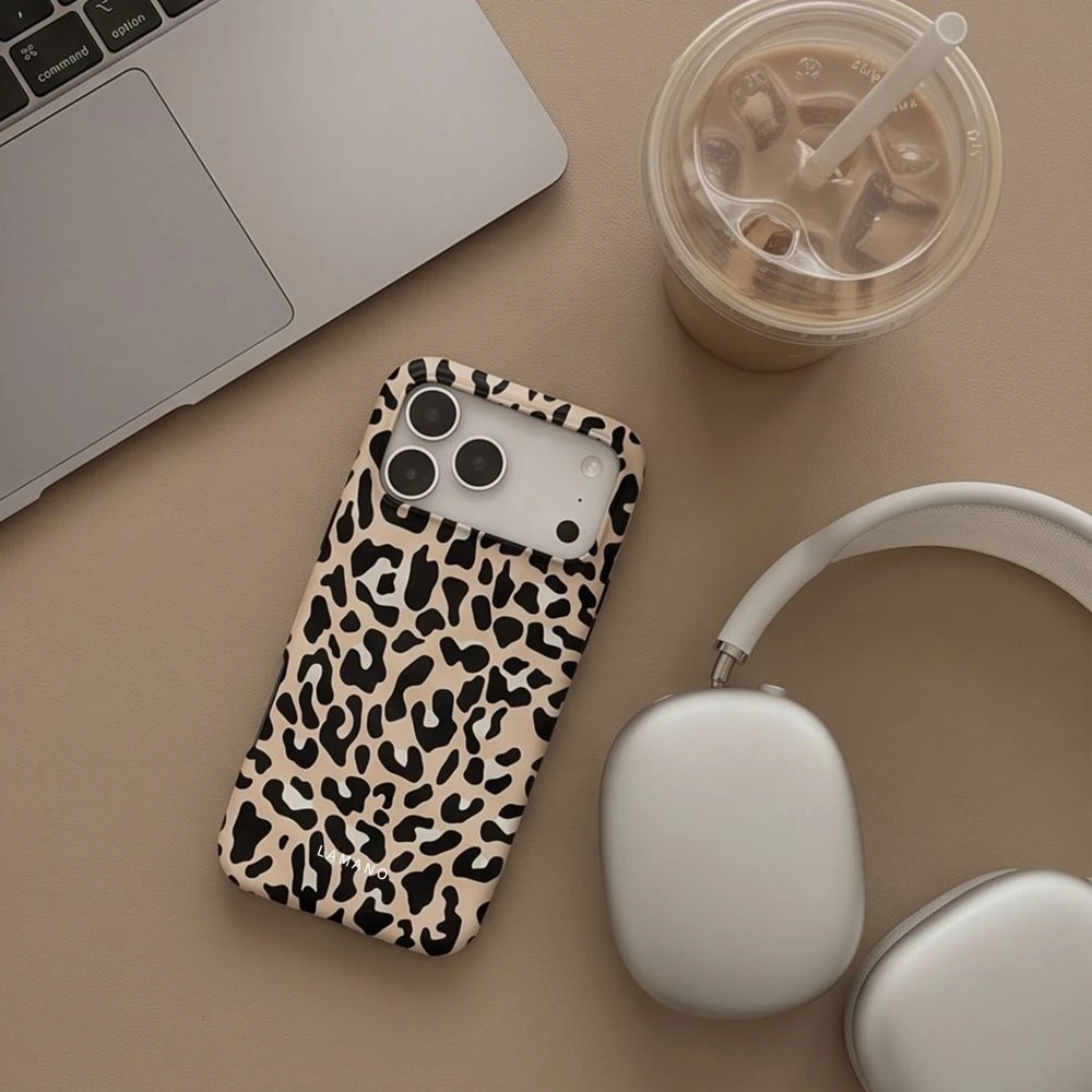 Dėklas Tech-Protect Lamano MagSafe Case for iPhone 18 Pro Max / 17 Pro Max - rusvai gelsvas/Juodas