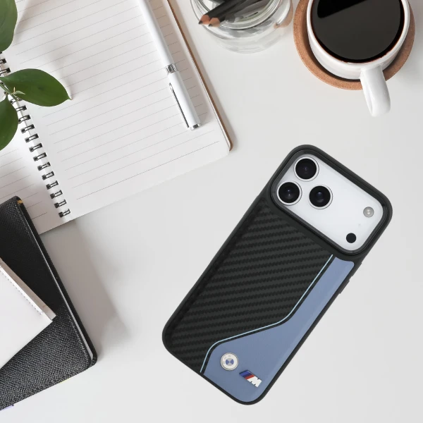 BMW M anglies pluošto logotipo „MagSafe“ dėklas, skirtas „iPhone 17 Pro Max“ - Mėlyna aprašymas - Prekės nuotrauka BMW M anglies pluošto logotipo „MagSafe“ dėklas, skirtas „iPhone 17 Pro Max“ - Mėlyna aprašymas - Prekės nuotrauka