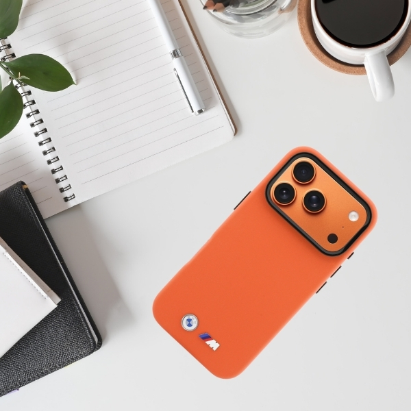 Dėklas BMW M Metal Logo MagSafe Case for iPhone 17 Pro - Oranžinis aprašymas - Prekės nuotrauka