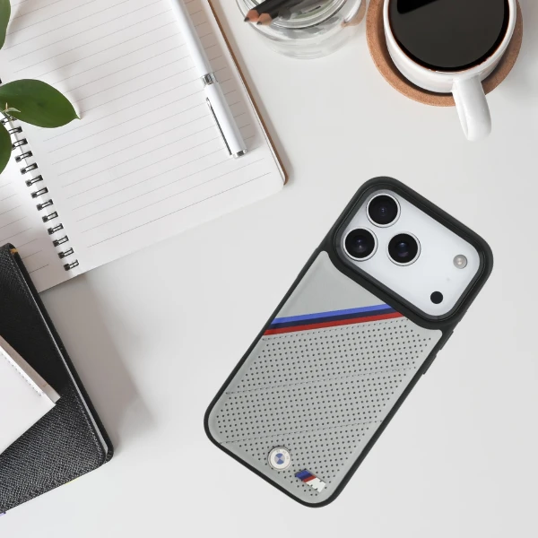 Dėklas BMW M Tricolor Metal Logo MagSafe skirtas Apple iPhone 17 Pro pilka aprašymas - Prekės nuotrauka Dėklas BMW M Tricolor Metal Logo MagSafe skirtas Apple iPhone 17 Pro pilka aprašymas - Prekės nuotrauka