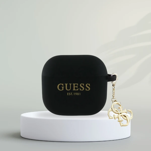 Dėklas Guess GUA4LECG4K AirPods 4 cover juodos spalvos silikoninis 4G Charm aprašymas - Prekės nuotrauka Dėklas Guess GUA4LECG4K AirPods 4 cover juodos spalvos silikoninis 4G Charm aprašymas - Prekės nuotrauka
