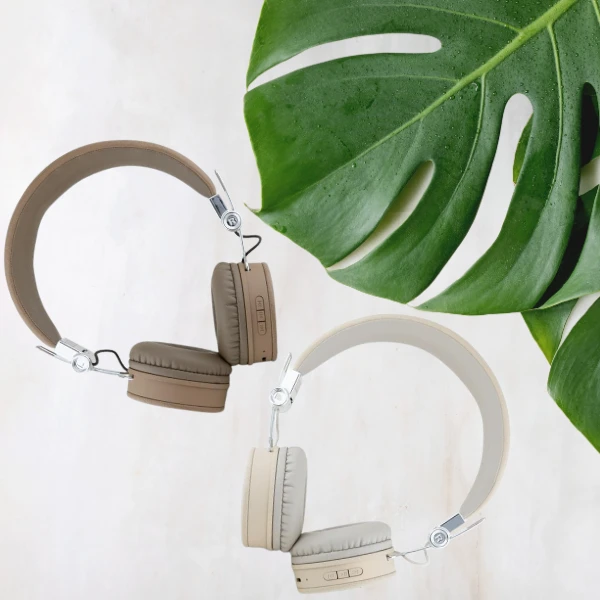 Guess ausinės Bluetooth ENC GUBH70PGTSPSW rudos spalvos Grained Classic Round Shape aprašymas - Prekės nuotrauka Guess ausinės Bluetooth ENC GUBH70PGTSPSW rudos spalvos Grained Classic Round Shape aprašymas - Prekės nuotrauka