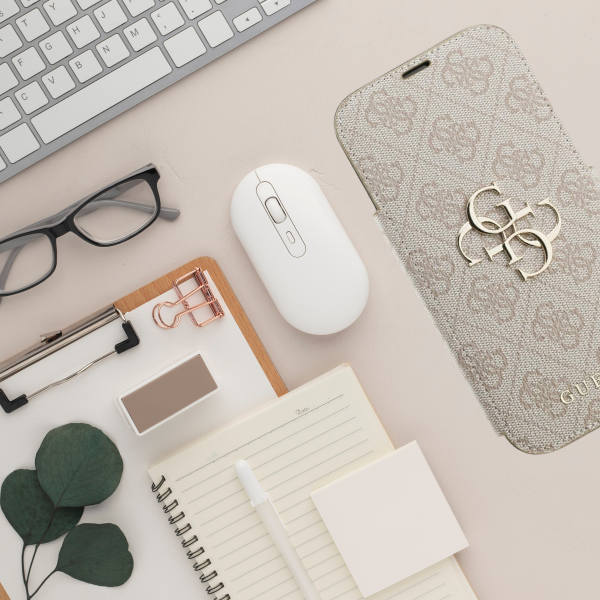 Dėklas Guess Book 4G Metal Logo Case for iPhone 18 Pro Max / 17 Pro Max - Rožinė aprašymas - Prekės nuotrauka