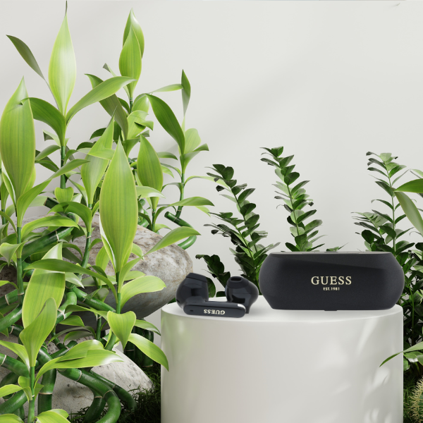 Guess ausinės Bluetooth GUTWSC2MCDSK TWS juodos spalvos Elongated Metalic Printed Logo aprašymas - Prekės nuotrauka Guess ausinės Bluetooth GUTWSC2MCDSK TWS juodos spalvos Elongated Metalic Printed Logo aprašymas - Prekės nuotrauka