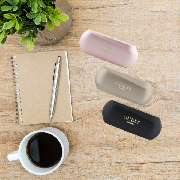 Guess ausinės Bluetooth GUTWSC2MCDSK TWS juodos spalvos Elongated Metalic Printed Logo aprašymas - Prekės nuotrauka Guess ausinės Bluetooth GUTWSC2MCDSK TWS juodos spalvos Elongated Metalic Printed Logo aprašymas - Prekės nuotrauka