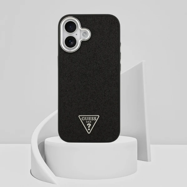 „Guess“ blizgantis trikampio formos logotipo „MagSafe“ dėklas, skirtas „iPhone 17“ – Juodas aprašymas - Prekės nuotrauka