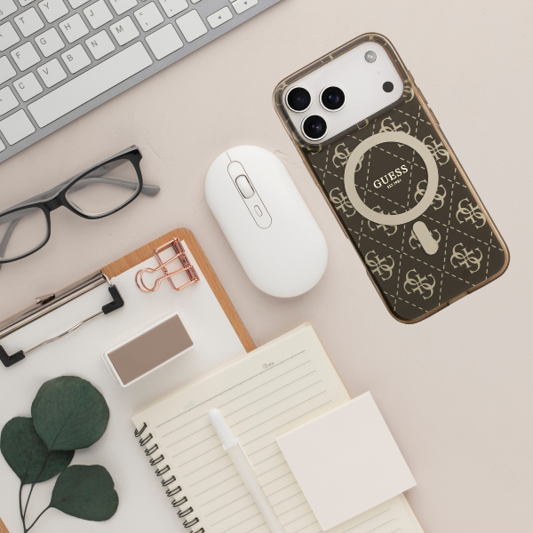 „Guess IML 4G“ „MagSafe“ dėklas su fonu, skirtas „iPhone 17 Pro“ – rudas aprašymas - Prekės nuotrauka „Guess IML 4G“ „MagSafe“ dėklas su fonu, skirtas „iPhone 17 Pro“ – rudas aprašymas - Prekės nuotrauka