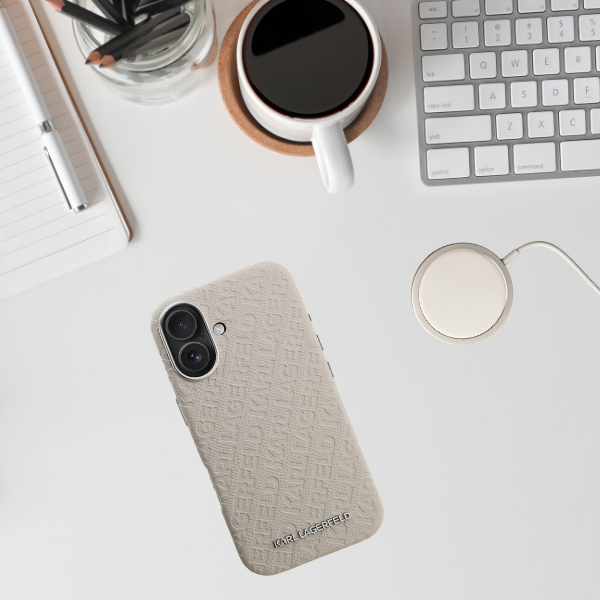 Dėklas Karl Lagerfeld FW Stamped Karl MagSafe iPhone 16 Case - rusvai gelsvas aprašymas - Prekės nuotrauka Dėklas Karl Lagerfeld FW Stamped Karl MagSafe iPhone 16 Case - rusvai gelsvas aprašymas - Prekės nuotrauka