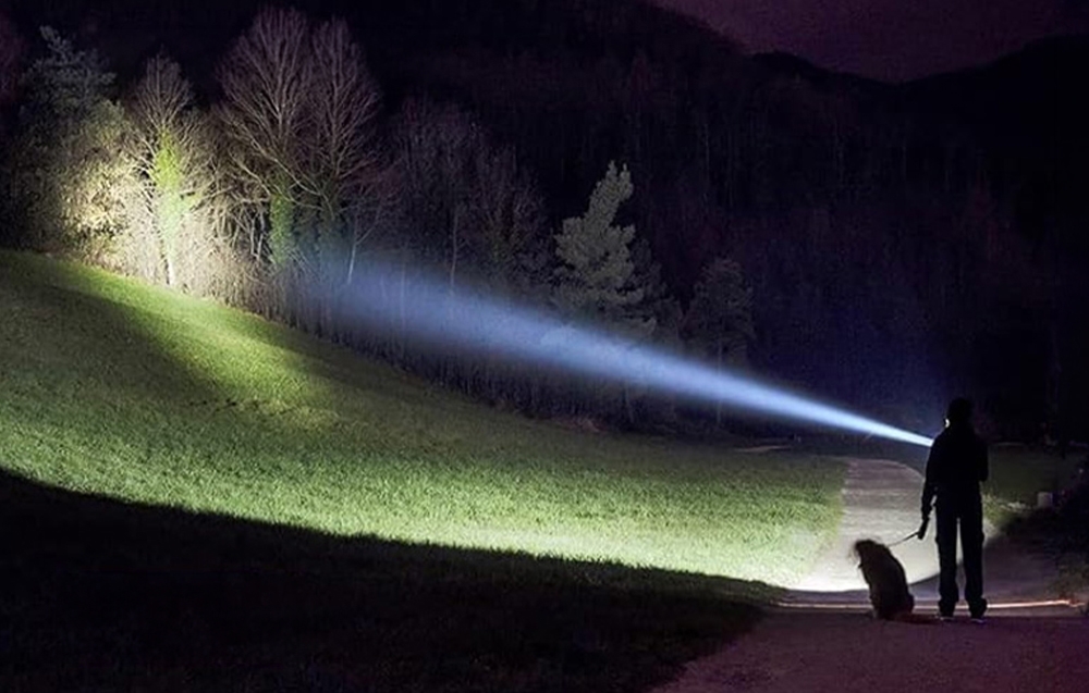 LEPRO 3300006 Camping Lamp, 1000 lm, 3600 mAh aprašymas - Prekės nuotrauka