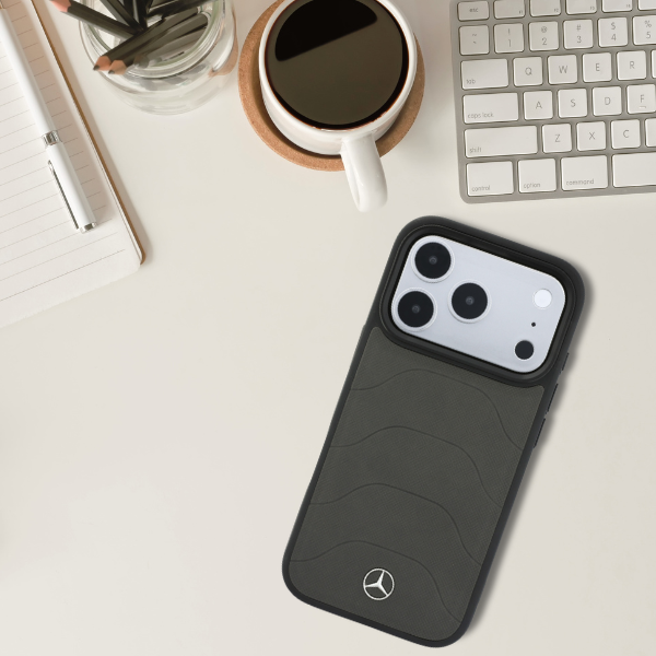 Dėklas Mercedes Leather Mesh with Bow Line MagSafe Case for iPhone 18 Pro Max / 17 Pro Max - Dark Gray aprašymas - Prekės nuotrauka