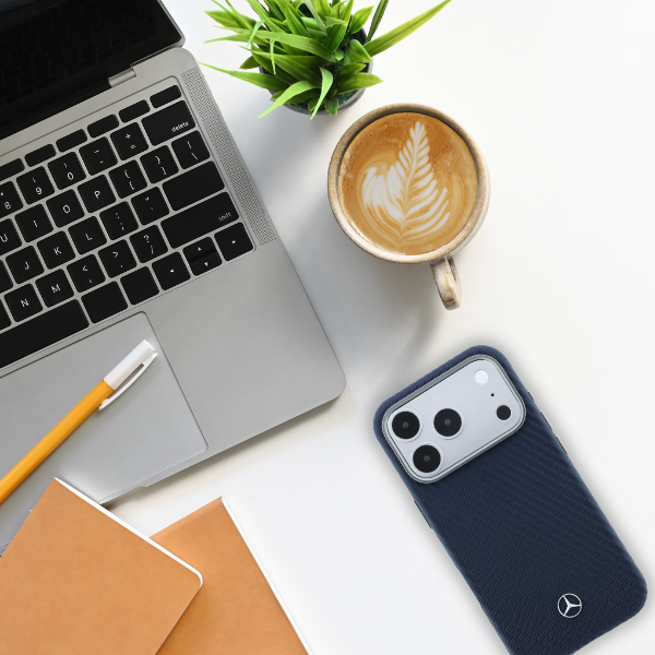 Dėklas Mercedes Leather Semi Wrap Wood Effect MagSafe Case for iPhone 17 Pro - Navy Mėlyna aprašymas - Prekės nuotrauka