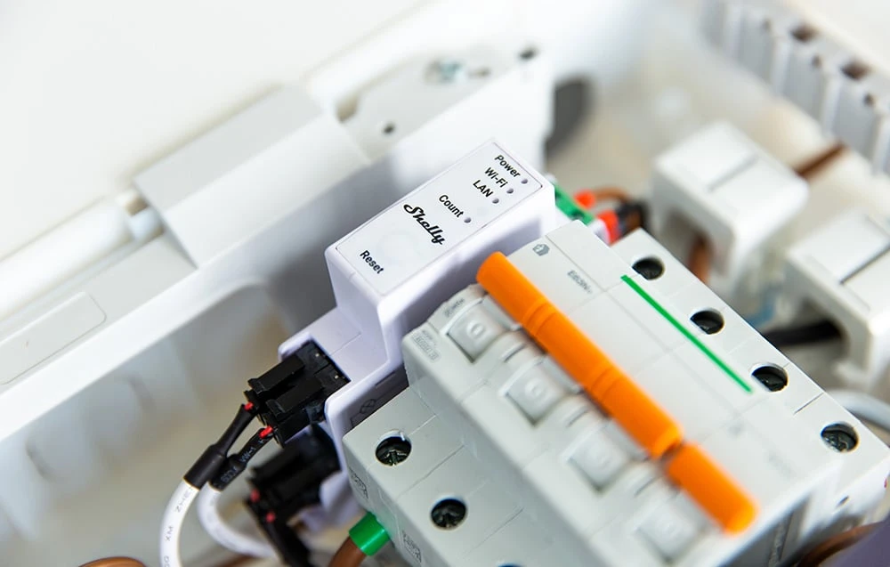 Shelly PRO 3EM 120A 3-Phase Energy Meter, WiFi/Bluetooth aprašymas - Prekės nuotrauka