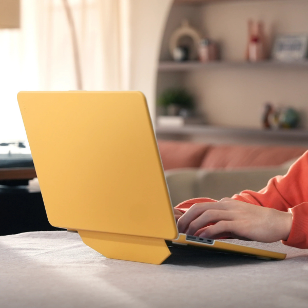 Dėklas Uniq Lyden Versa Case for MacBook Air 13 Dėklas Uniq Lyden Versa Case for MacBook Air 13