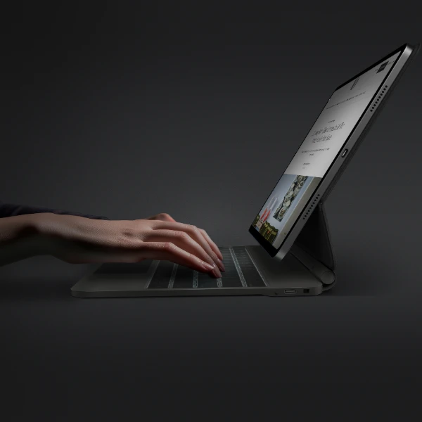 Uniq Venno Pro Magnetic Smart Case with Keyboard for iPad Air 10.9