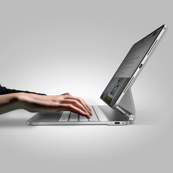 Uniq Venno Pro Magnetic Smart Case with Keyboard for iPad Air 10.9