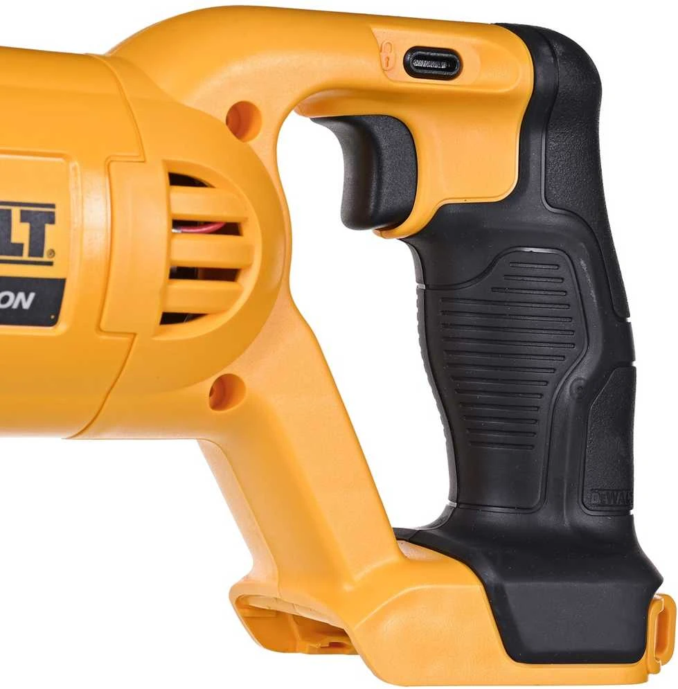 DeWalt akumuliatorinis tiesinis pjūklas DCS380N-XJ be akumuliatoriaus ir kroviklio