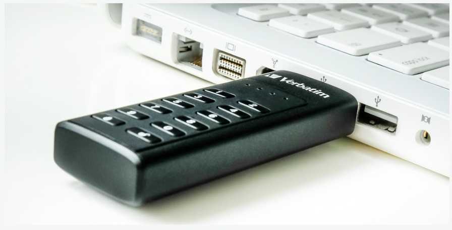 External drive Verbatim klaviatūra Secure USB 3.2 Gen 1 32GB juodos spalvos 49427