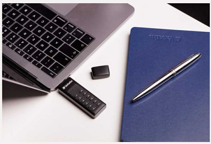 External drive Verbatim klaviatūra Secure USB 3.2 Gen 1 32GB juodos spalvos 49427