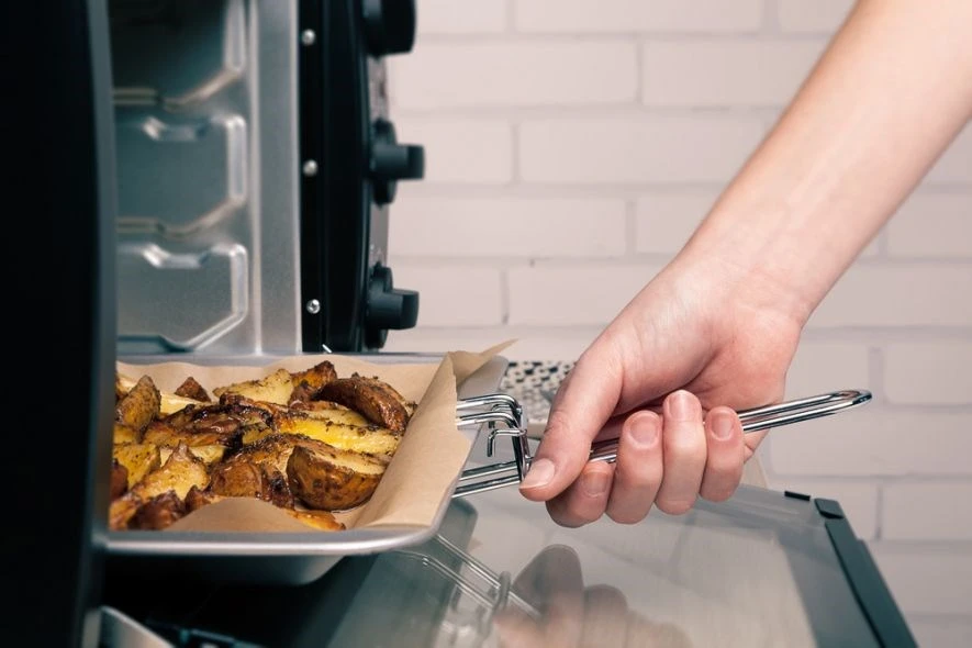 Mikrobangų krosnelė Oven ELDOM PR500 (2000W, juodos spalvos)