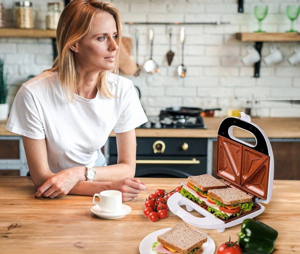 Sumuštinių keptuvas ELDOM SANDWICH MAKER ST11B RUDDY