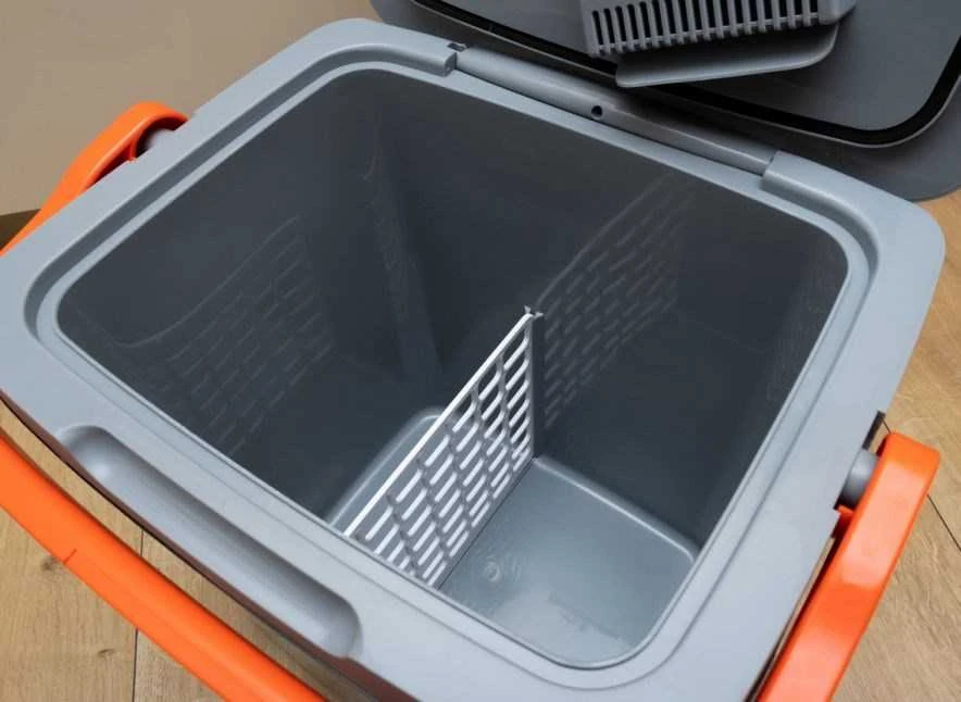 ELDOM FROZZY kelioninis šaldytuvas 26 l, aušinimo ir šildymo funkcija, 12 V / 240 V